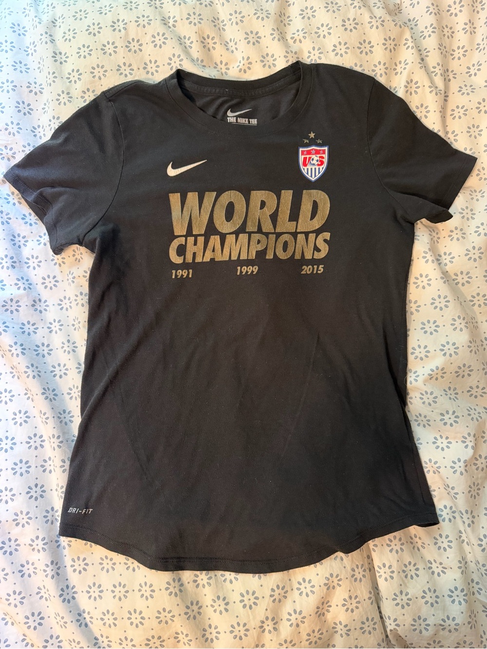 Nike 'World Champions' USA Womenโs 2015 World Cup Short Sleeve Tee